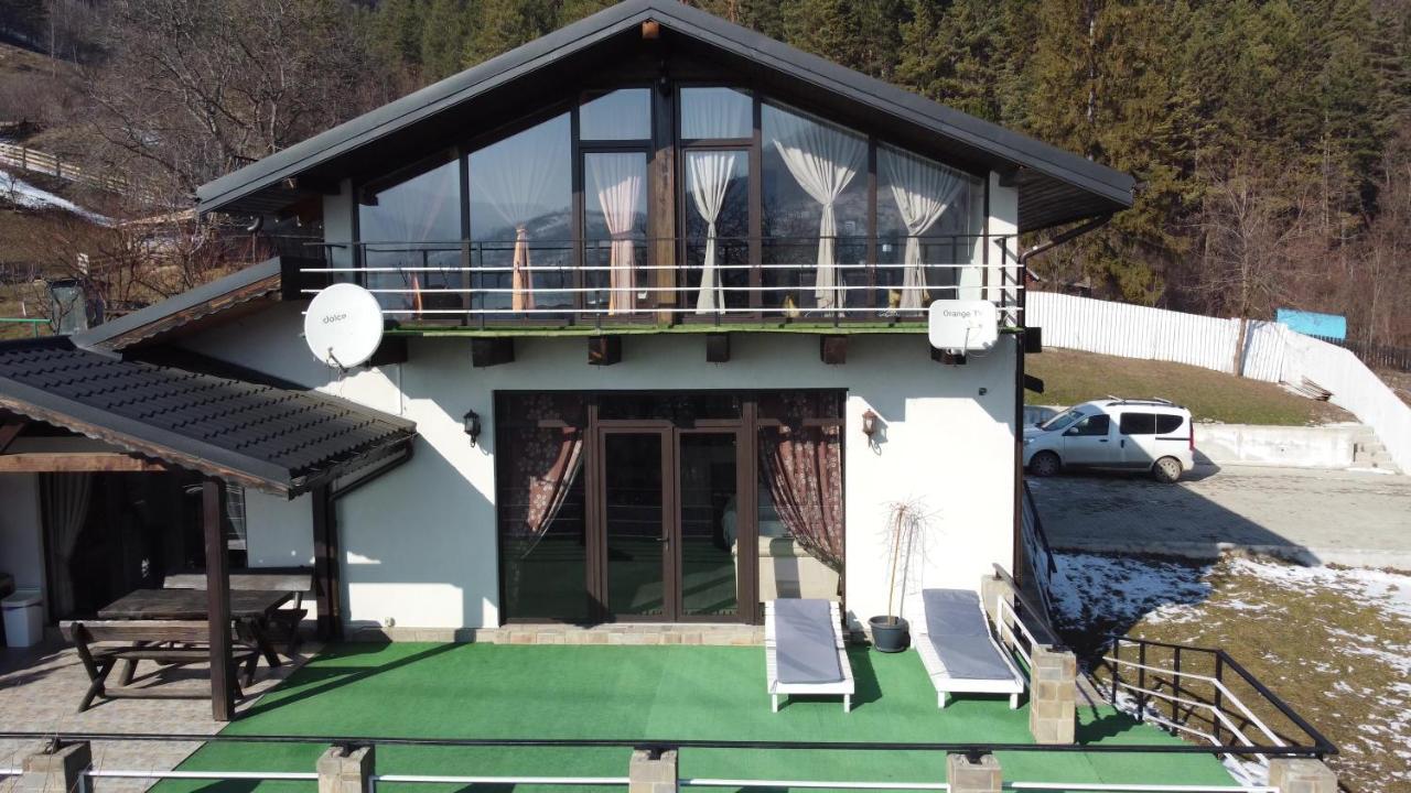 Piatra NeamţCasa Yla别墅 外观 照片